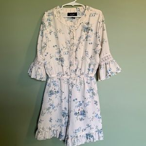 Adorable floral Girls shorts jumpsuit.